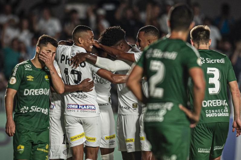 Cuiabá perde de goleada para o Santos na Vila Belmiro; 4 a 1